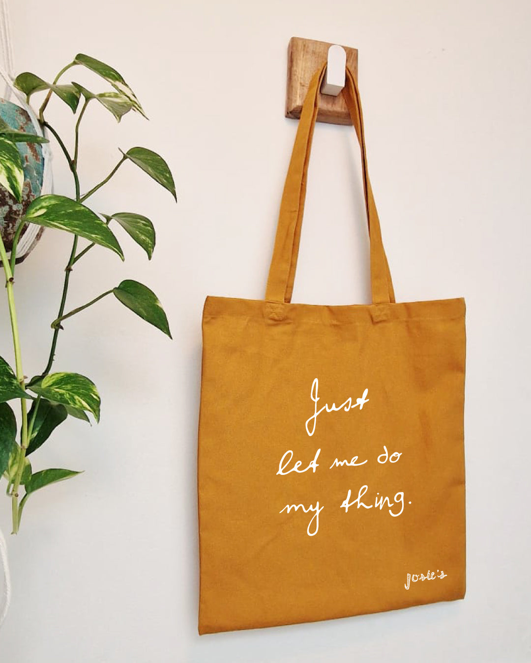 Totebag Just Let Me witte letter