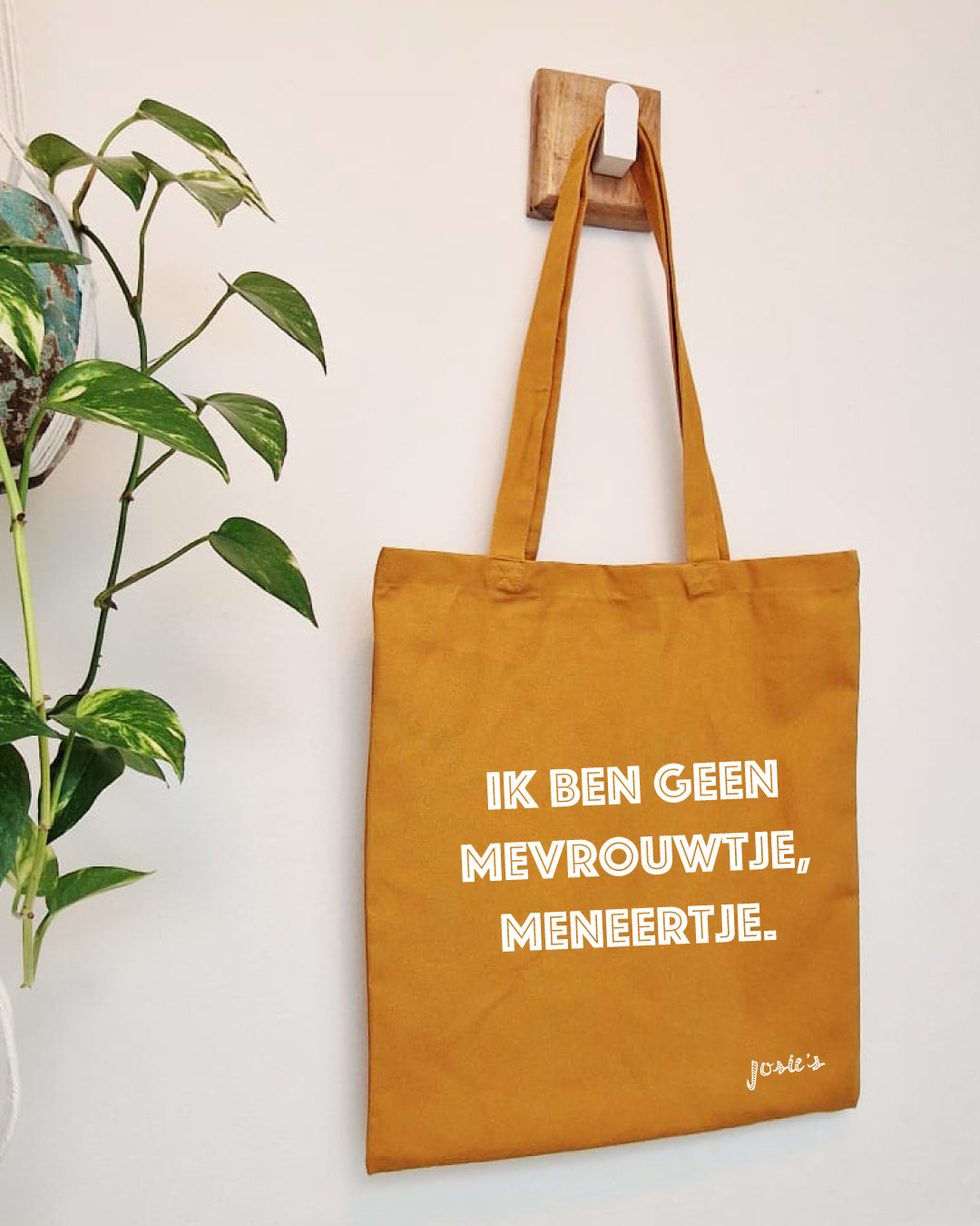 Totebag Ik Ben Geen Mevrouwtje witte letter